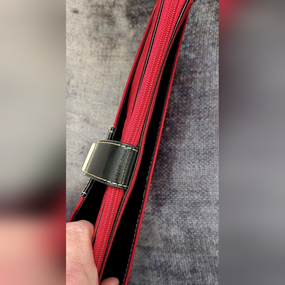 LOFT TRAVEL WALLET - Picture 5 of 12